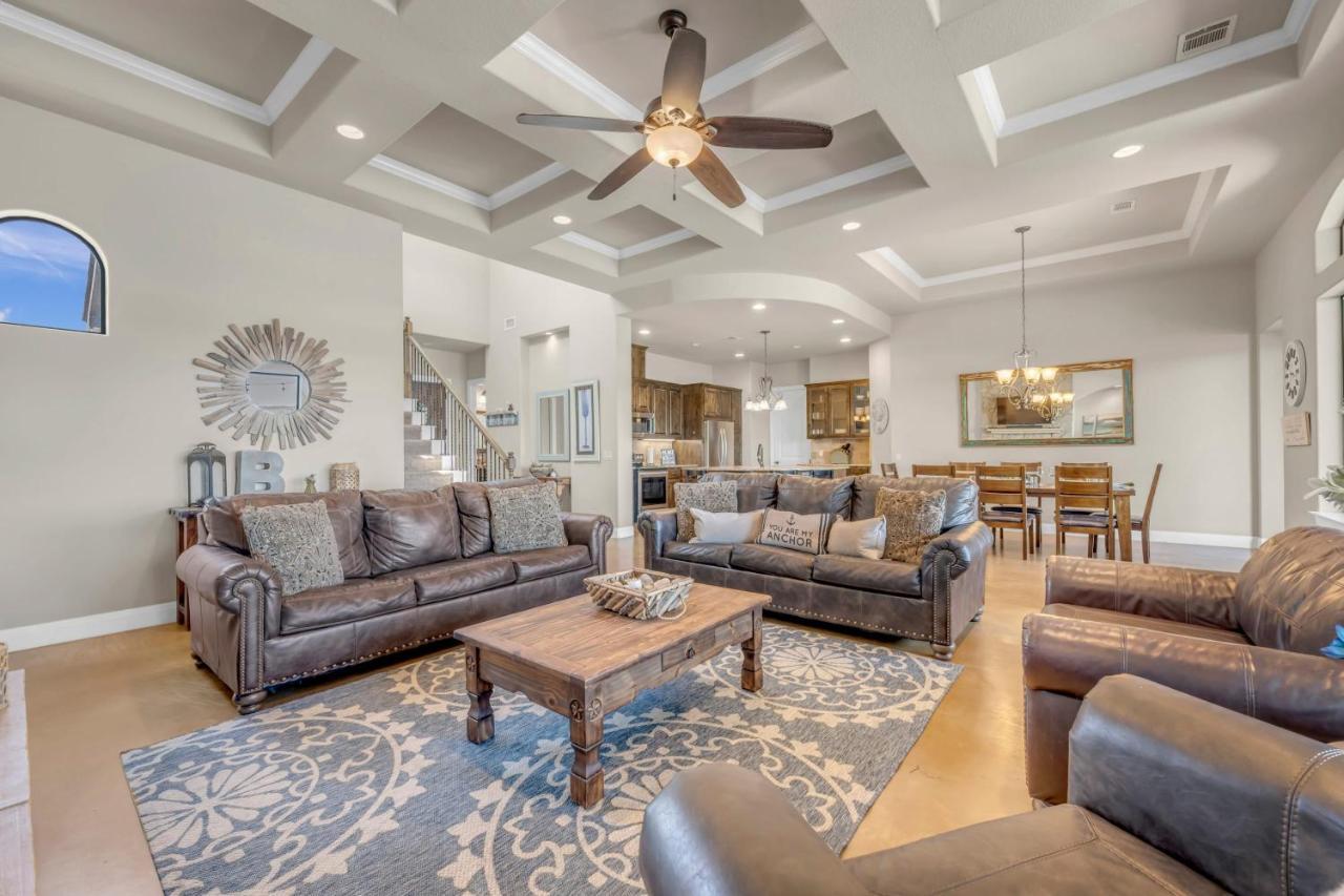 119 Christopher Concierge Services Available Kingsland Exterior foto