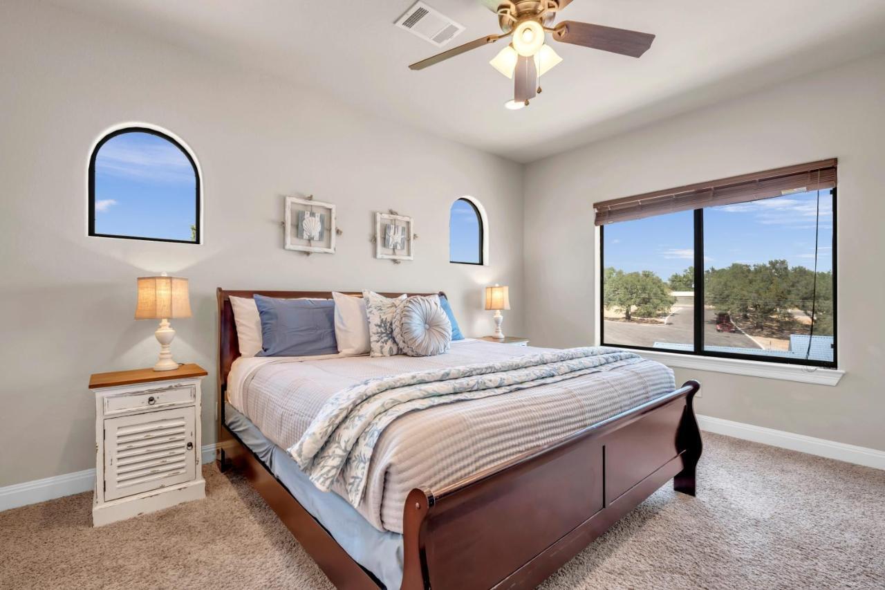 119 Christopher Concierge Services Available Kingsland Exterior foto