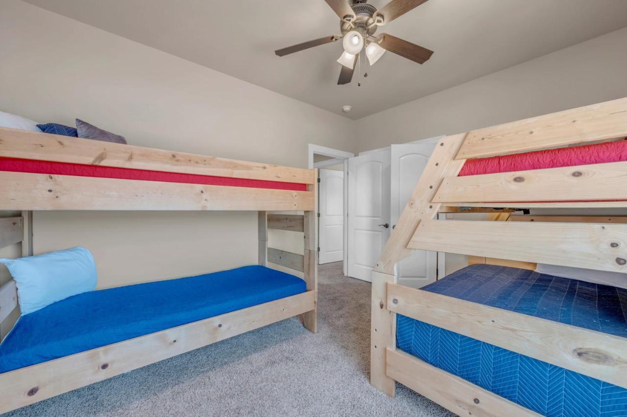 119 Christopher Concierge Services Available Kingsland Exterior foto
