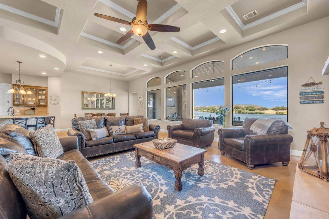 119 Christopher Concierge Services Available Kingsland Exterior foto