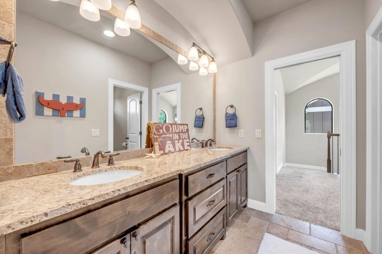 119 Christopher Concierge Services Available Kingsland Exterior foto