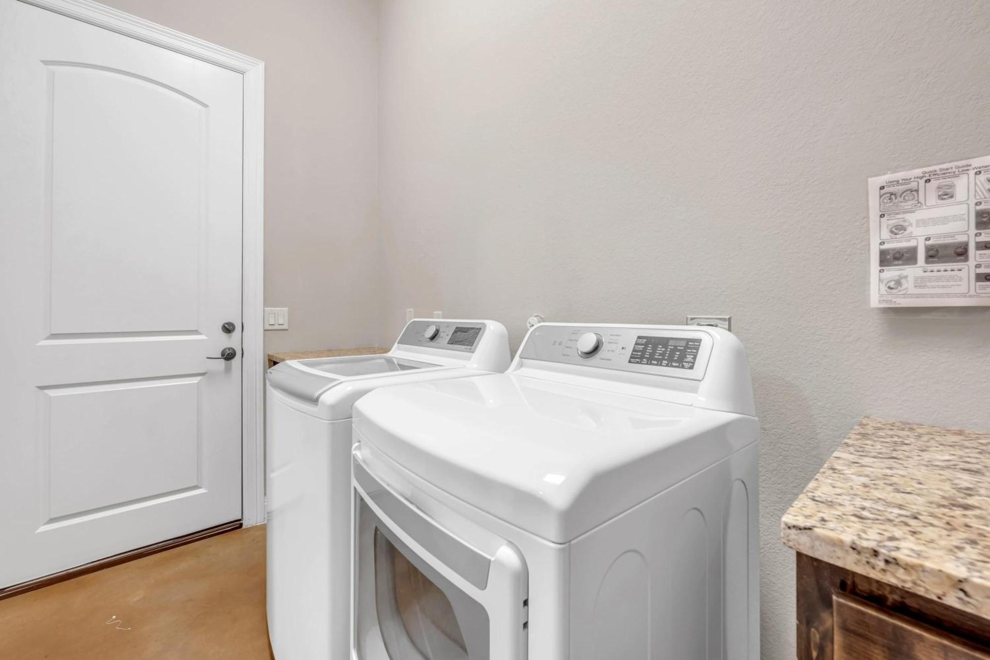 119 Christopher Concierge Services Available Kingsland Exterior foto
